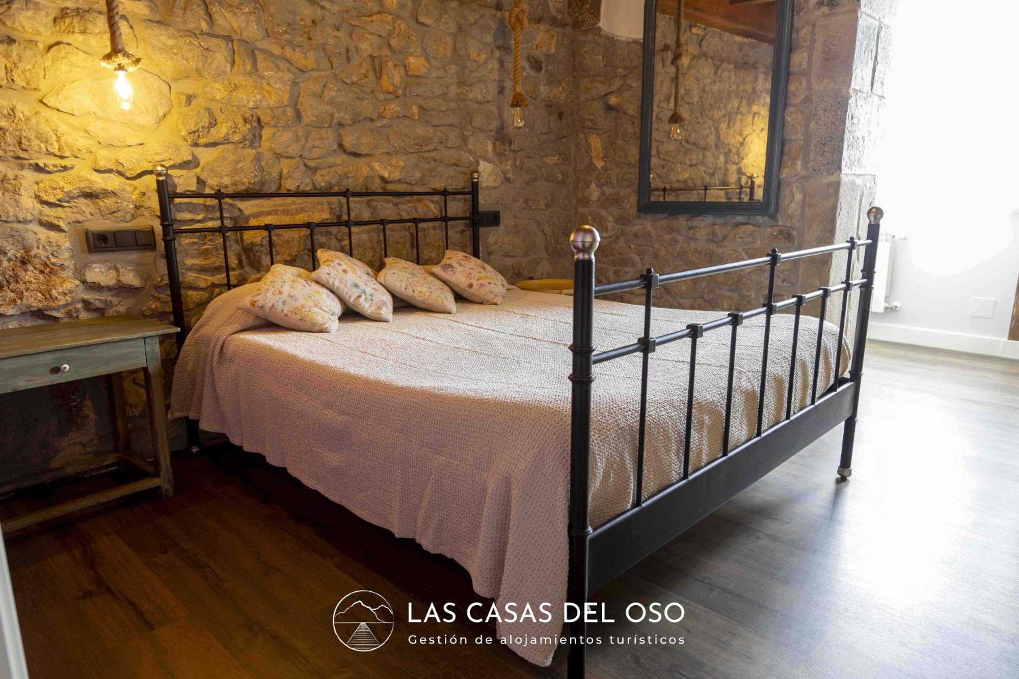 El Mirador De San Trocaya - Las Casas Del Oso Villamarcel Екстер'єр фото
